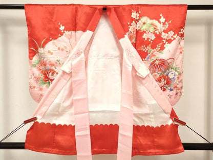平和屋着物[]七五三　女の子　３歳　祝着　三つ身　長襦袢(袷・半衿刺繍)セット　御所車扇面飛鶴花文　暈し染め　金彩　逸品　DABE7217ma