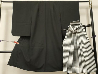 平和屋着物[]七五三　男の子　祝着・行灯袴セット　黒地　DABE7220ma