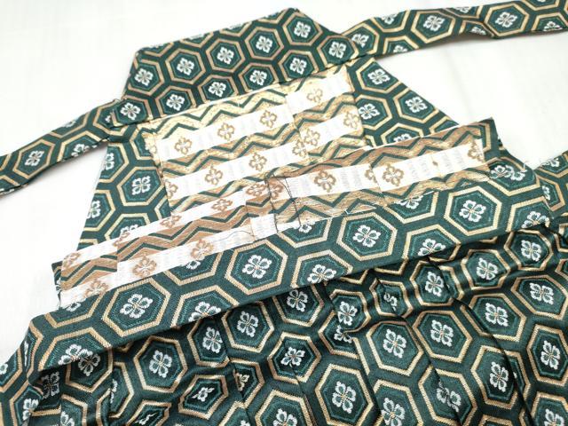 平和屋着物[]七五三　男の子　行灯袴・雪駄・懐剣・お守りセット　亀甲花文　金糸　DABE7296ma
