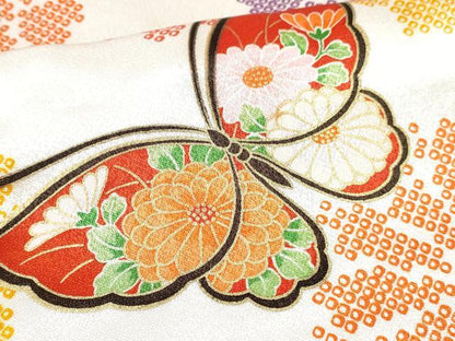 平和屋着物[]七五三 女の子 ７歳 祝着 四つ身 長襦袢(無双仕立て・半衿刺繍) 花蝶文 金彩 逸品 DABE7355ma