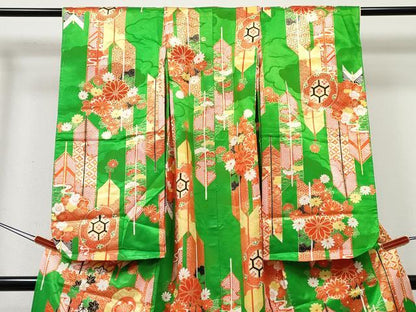 平和屋着物[]七五三　女の子　７歳　祝着　四つ身　駒刺繍　矢羽鼓花文　金彩　未使用　DABE7358ma