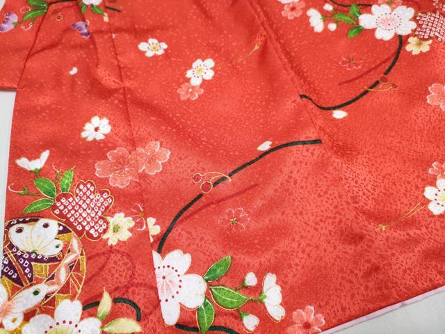平和屋着物[]七五三　女の子　３歳　祝着　三つ身　被布セット　鞠花蝶文　金彩　洗える着物　DABE7451ma