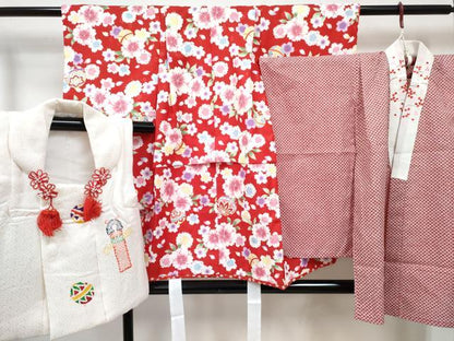 平和屋着物[]七五三 女の子 ３歳 祝着 三つ身 長襦袢(単衣・半衿刺繍)・被布セット 鞠桜文 金彩 DABE7520ma