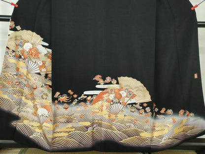 平和屋着物■豪華黒留袖 作家物 駒刺繍 扇面宝尽くし花文 暈し染め 金銀彩 正絹 逸品 DABE8550qa