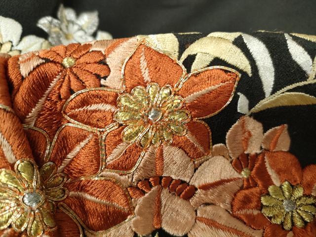 平和屋着物■豪華黒留袖　総刺繍　駒刺繍　草花文　金銀糸　正絹　逸品　DABE8594qa