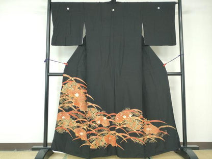 平和屋着物■豪華黒留袖　駒刺繍　地紙枝松花文　金彩　正絹　逸品　DABE8595qa