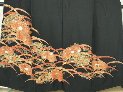 平和屋着物■豪華黒留袖　駒刺繍　地紙枝松花文　金彩　正絹　逸品　DABE8595qa
