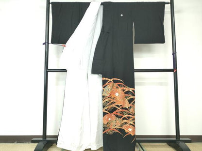 平和屋着物■豪華黒留袖　駒刺繍　地紙枝松花文　金彩　正絹　逸品　DABE8595qa