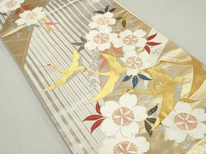 平和屋着物◎全通柄袋帯　唐織　飛鶴枝桜間道　金銀糸　正絹　逸品　DABE8721qa