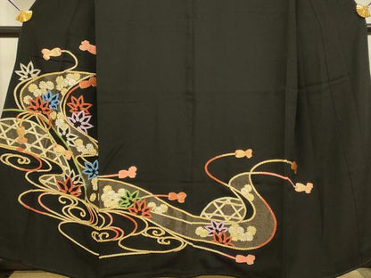 平和屋着物■豪華黒留袖 総刺繍 流水花文 金糸 正絹 逸品 DABE9555du