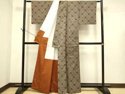 平和屋着物●本場大島紬　龍郷絣　花菱文　正絹　逸品　DABE9650du