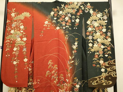 平和屋着物●豪華振袖　駒刺繍　草花文　暈し染め　金彩　正絹　逸品　DABE9672du