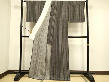 平和屋着物▽上質な小紋　単衣　縞　黒地　正絹　逸品　DABE9806du