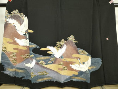 平和屋着物■豪華黒留袖　作家物　駒刺繍　重ね山飛鶴松文　金彩　正絹　逸品　DABF0200ea