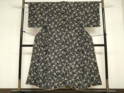 平和屋着物■上質な小紋　笹竹梅文　乱菊　鬼しぼ縮緬　黒地　正絹　逸品　DABF0281ea