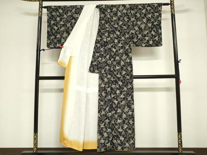 平和屋着物■上質な小紋　笹竹梅文　乱菊　鬼しぼ縮緬　黒地　正絹　逸品　DABF0281ea