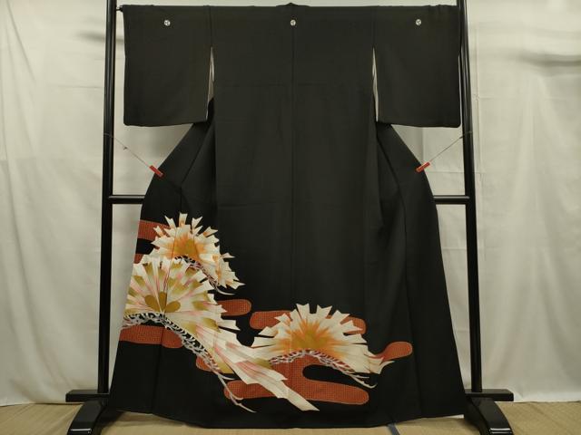 平和屋着物■豪華黒留袖　エ霞松葉文　金彩　正絹　逸品　DABF0910ya