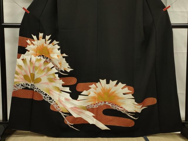 平和屋着物■豪華黒留袖　エ霞松葉文　金彩　正絹　逸品　DABF0910ya