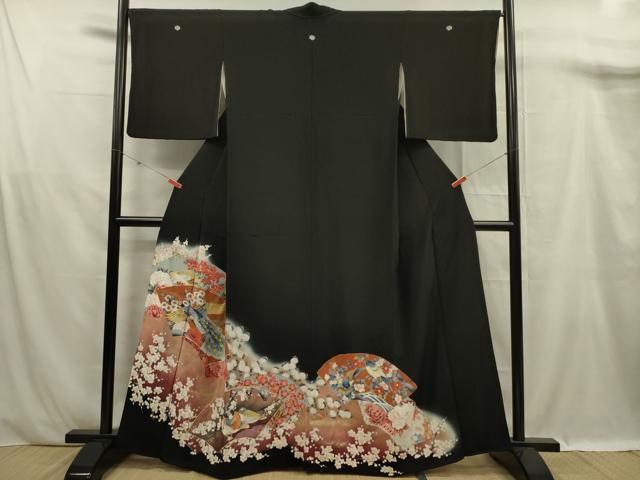 平和屋着物■豪華黒留袖　駒刺繍　地紙孔雀花文　暈し染め　金彩　正絹　逸品　DABF0954ya