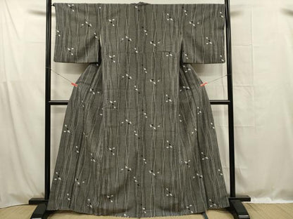 平和屋着物■小紋　舞桜文　黒地　洗える着物　DABF0987ya