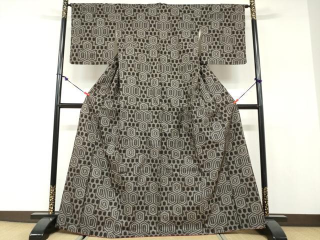 平和屋着物●本場大島紬　7マルキ　亀甲文　正絹　逸品　DABF1156ud