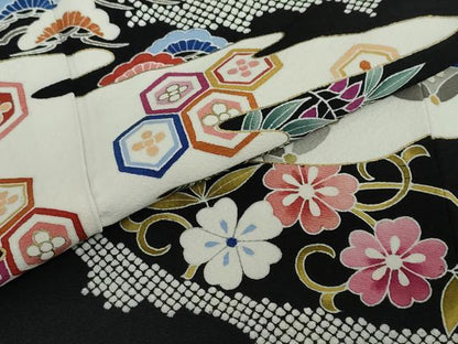 平和屋着物●訪問着　作家物　雲取り吉祥草花文　黒地　金彩　正絹　逸品　DABF1190ud