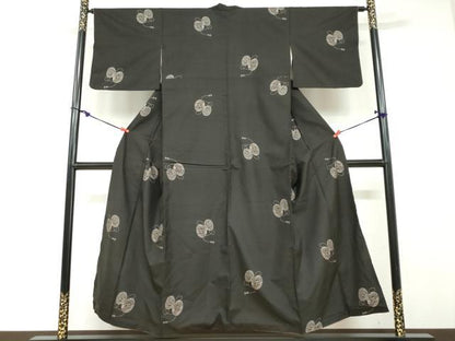 平和屋着物●本場大島紬　9マルキ　地空き　鼓文　正絹　逸品　DABF1196ud