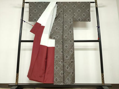 平和屋着物●本場大島紬　龍郷絣　花菱文　正絹　逸品　DABF1231ud