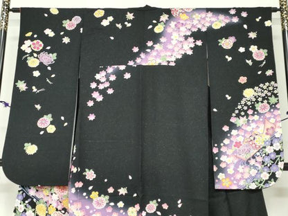 平和屋着物●豪華振袖　手毬草花文　黒地　金彩　銀通し地　正絹　逸品　DABF1240ud