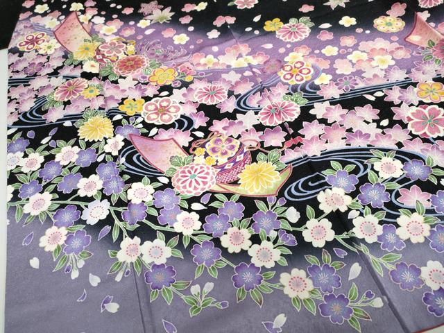 平和屋着物●豪華振袖　手毬草花文　黒地　金彩　銀通し地　正絹　逸品　DABF1240ud