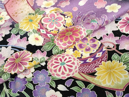 平和屋着物●豪華振袖　手毬草花文　黒地　金彩　銀通し地　正絹　逸品　DABF1240ud