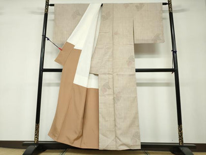 平和屋着物●本場結城紬　重要無形文化財　80亀甲　舞蝶文　正絹　逸品　DABF1251ud