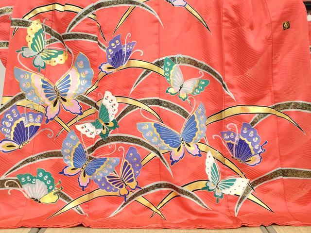 平和屋着物●本手描友禅作家　秋山章　振袖　駒刺繍　舞蝶文　金彩　正絹　逸品　DABF1263ud
