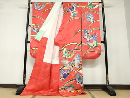 平和屋着物●本手描友禅作家　秋山章　振袖　駒刺繍　舞蝶文　金彩　正絹　逸品　DABF1263ud