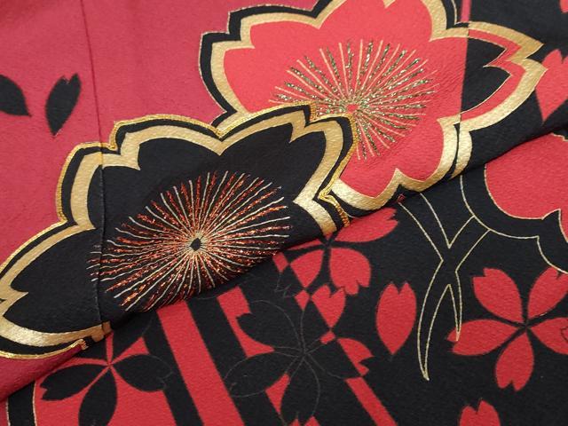 平和屋着物●豪華振袖　舞桜文　黒地　金彩　正絹　逸品　DABF1272ud