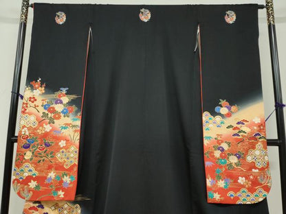 平和屋着物●お引きずり・お引き摺り・引き振袖　吉祥草花文　暈し染め　黒地　金彩　正絹　逸品　DABF1273ud