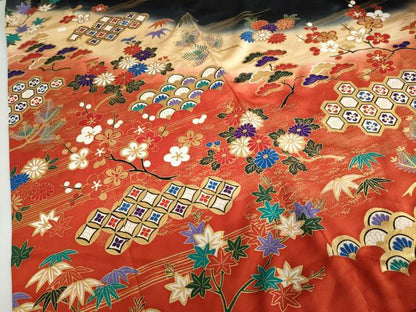 平和屋着物●お引きずり・お引き摺り・引き振袖　吉祥草花文　暈し染め　黒地　金彩　正絹　逸品　DABF1273ud