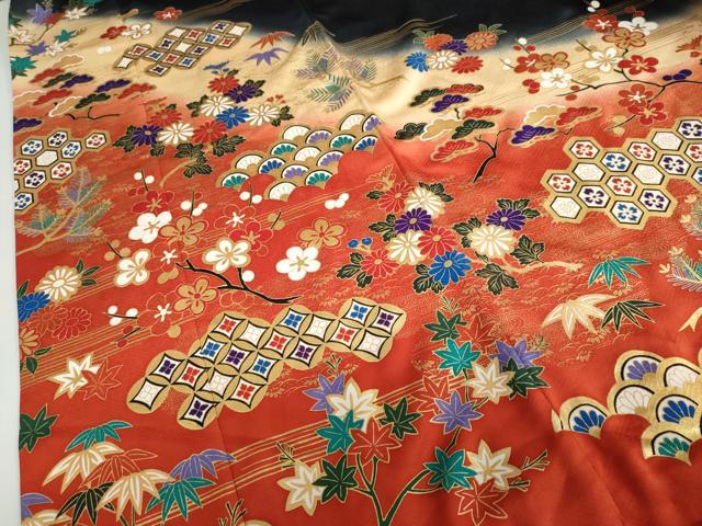 平和屋着物●お引きずり・お引き摺り・引き振袖　吉祥草花文　暈し染め　黒地　金彩　正絹　逸品　DABF1273ud