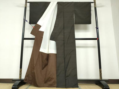 平和屋着物●結城紬　奥順　はたおり娘　鉄黒色　証紙付き　正絹　逸品　DABF1276ud