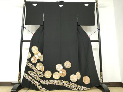 平和屋着物●豪華黒留袖　駒刺繍　宝尽くし雪輪草花文　金彩　正絹　逸品　未使用　DABF1335ud