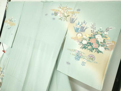 平和屋着物●訪問着　作家物　駒刺繍　雲取り草花文　暈し染め　金彩　正絹　逸品　DABF1370ud