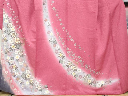 平和屋着物●豪華振袖　舞桜文　暈し染め　金彩　金通し地　正絹　逸品　DABF1433ud