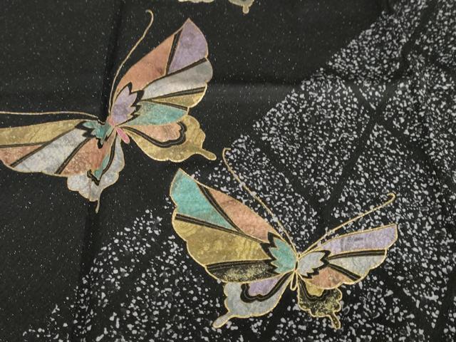 平和屋着物●豪華振袖 舞蝶文 黒地 金彩 銀通し地 正絹 逸品 DABF1448ud