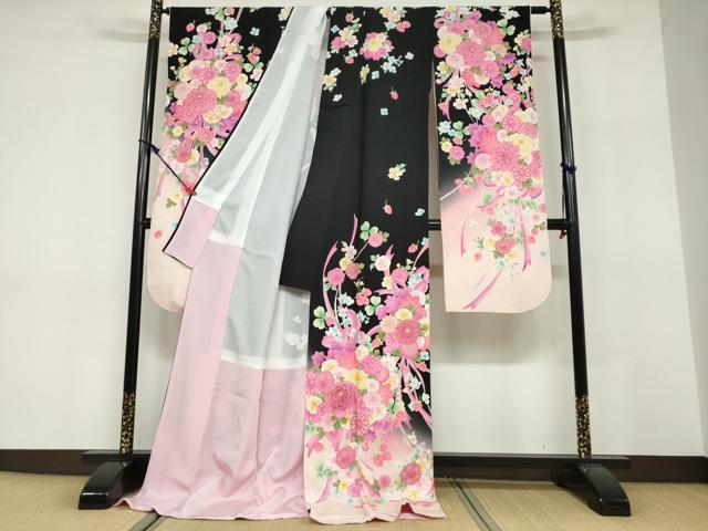 平和屋着物●豪華振袖 草花文 苺 暈し染め 黒地 金彩 正絹 逸品 DABF1450ud
