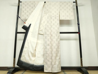 平和屋着物●本場大島紬　白大島　9マルキ　麻の葉文様　正絹　逸品　DABF1472ud
