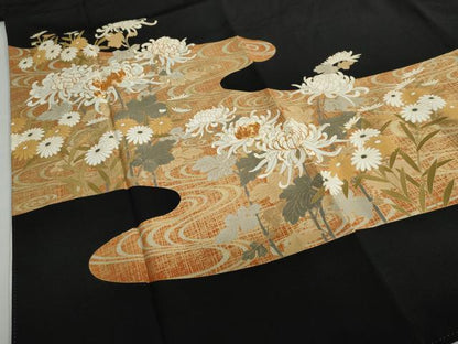 平和屋着物●豪華黒留袖　駒刺繍　流水草花文　金彩　正絹　逸品　DABF1493ud