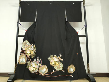 平和屋着物●豪華黒留袖　作家物　駒刺繍　群鶴草花文　金彩　正絹　逸品　DABF1495ud