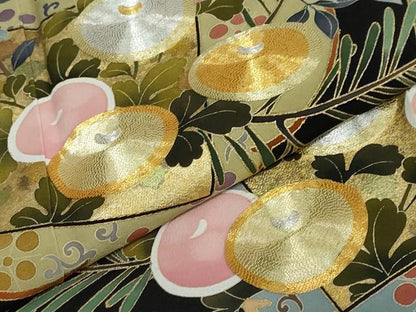 平和屋着物●豪華黒留袖　作家物　駒刺繍　群鶴草花文　金彩　正絹　逸品　DABF1495ud