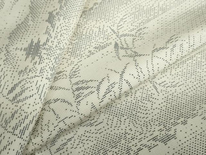 平和屋着物●本場大島紬　白大島　9マルキ　風景秋草文　正絹　逸品　DABF1509ud