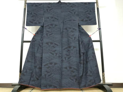 平和屋着物●結城紬　100亀甲　吉祥舞蝶文　正絹　逸品　未使用　DABF1550ud